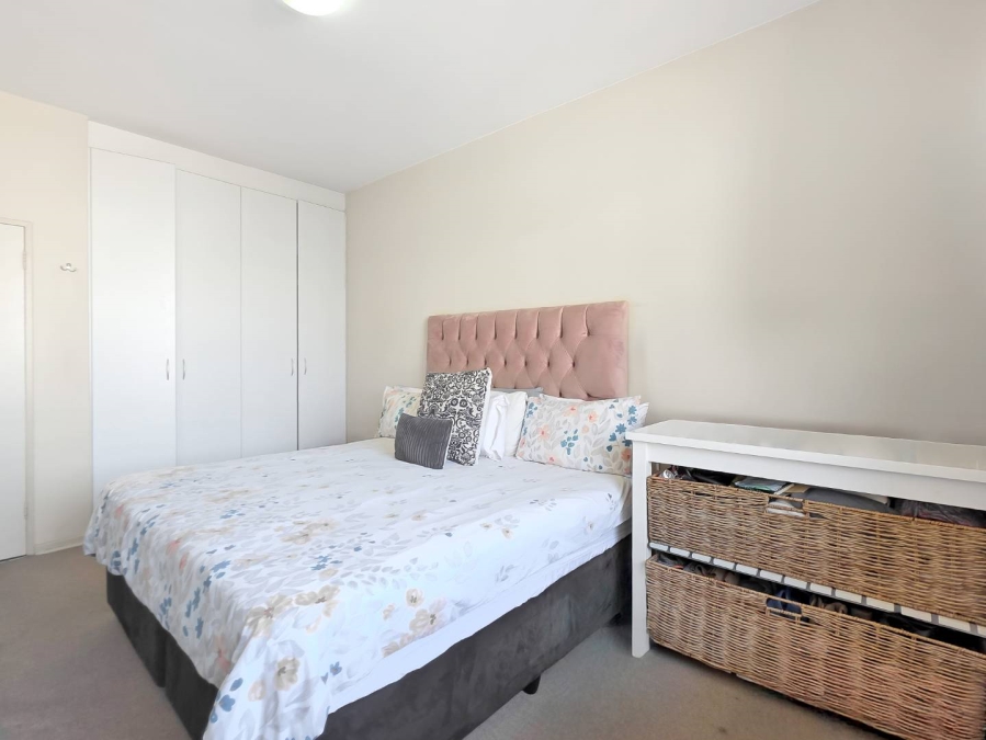 2 Bedroom Property for Sale in Sea Point Western Cape